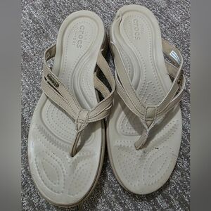 Women's Crocs Capri V Strappy Flip Flop Sandals Size 9 Comfort Casual Beige